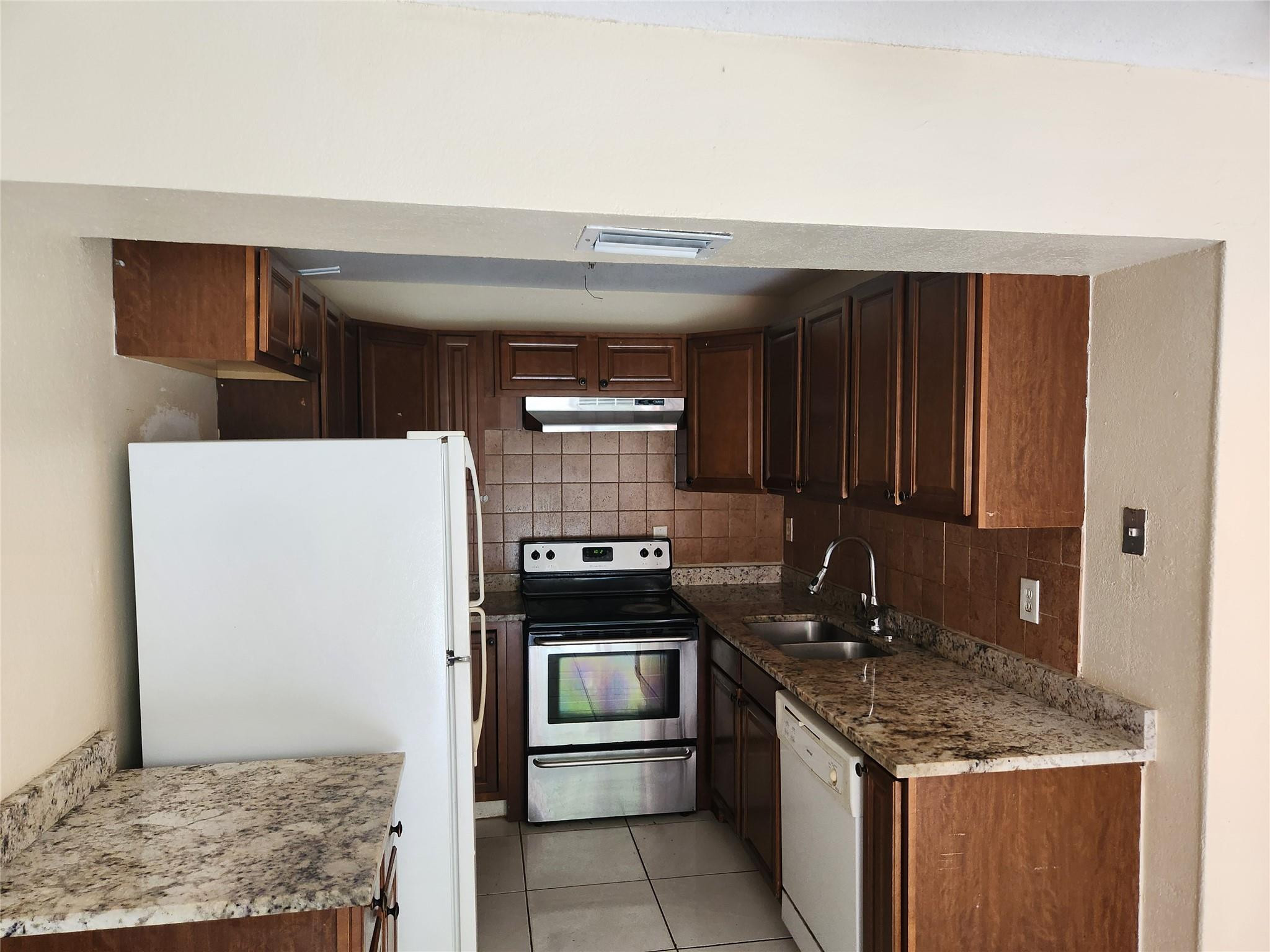 North Lauderdale Village - Residential Lease