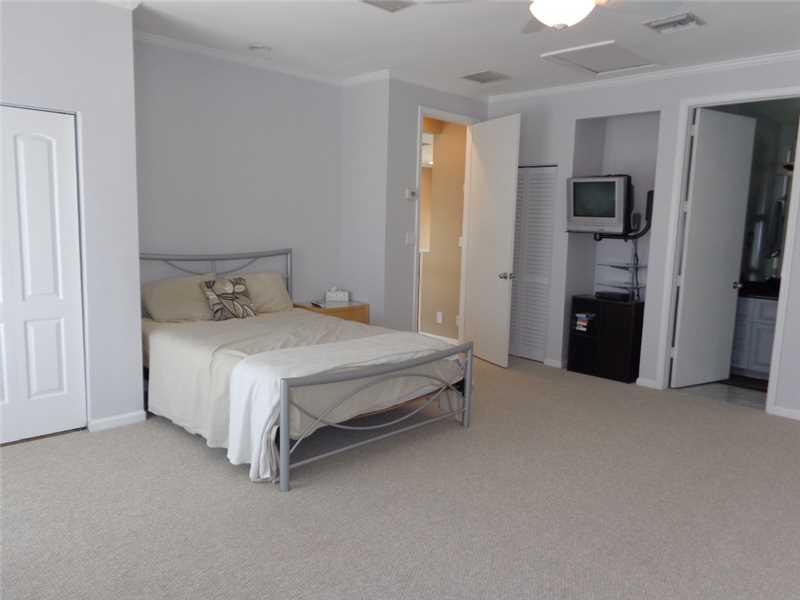 CORAL KEY VILLAS 1ST SEC - Residential