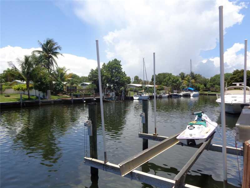 CORAL KEY VILLAS 1ST SEC - Residential