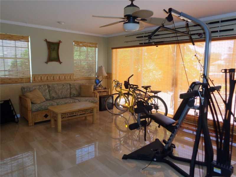 CORAL KEY VILLAS 1ST SEC - Residential