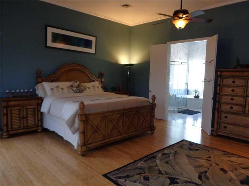 CORAL KEY VILLAS 1ST SEC - Residential