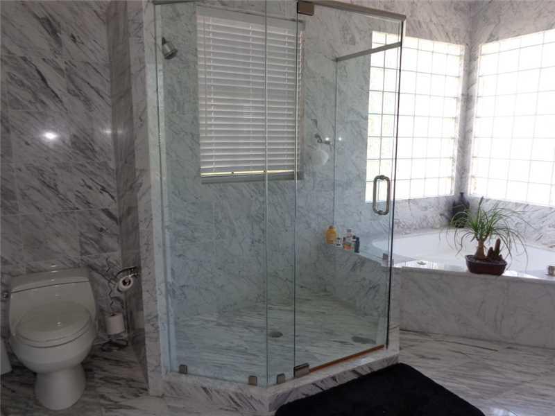 CORAL KEY VILLAS 1ST SEC - Residential