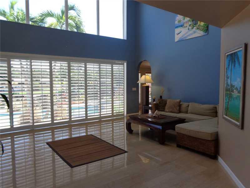 CORAL KEY VILLAS 1ST SEC - Residential