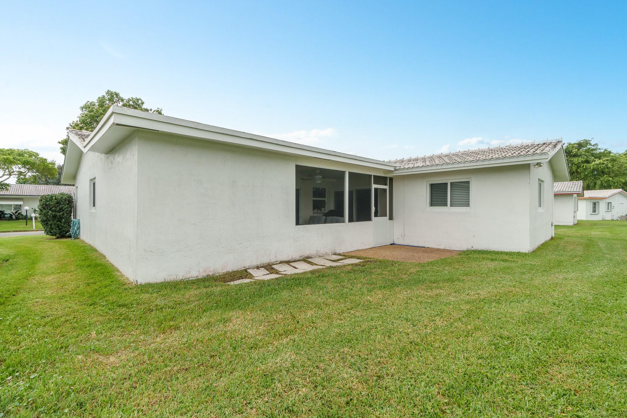 Lauderdale West 2 Sec 78- - Residential