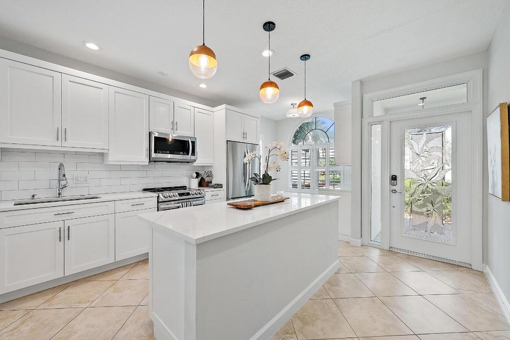 Photo of 1000 N Us Highway 1 #700, Jupiter, FL 33477 (MLS # R11106519)