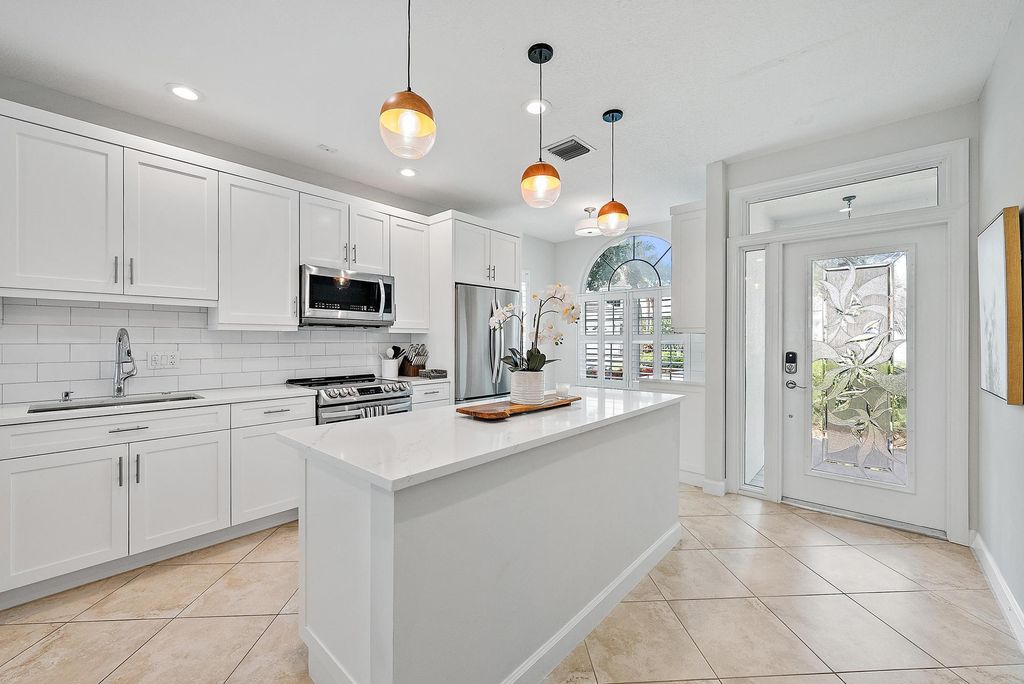 Photo of 1000 N Us Highway 1 #700, Jupiter, FL 33477 (MLS # R11106519)