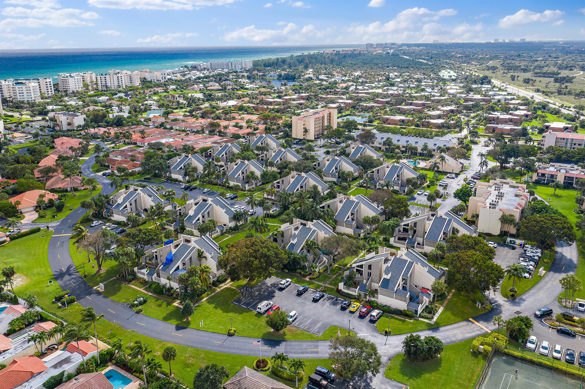 Rare Annual or 6 Month Rental at Jupiter Ocean & Racquet Club. Sealofter 2 Br Loft unit ...sunny, bright, 3 level with private courtyard open to the Florida sky. Master bedroom is located upstairs and features a walk-in closet, en suite bathroom with stackable washer/dryer. Second bedroom/office is located on main living level.Tennis club on site also available for membership. Walk to the pet-friendly Jupiter Beach or Walk right across the street to stroll the bike and pedestrian path known as Riverwalk along the Intracoastal to enjoy shopping, entertainment and dining along the way to Harbourside Place with even more urban amenities that make this 33477 area a prime destination. Furbaby Friendly 2 pets up to 35 lbs.