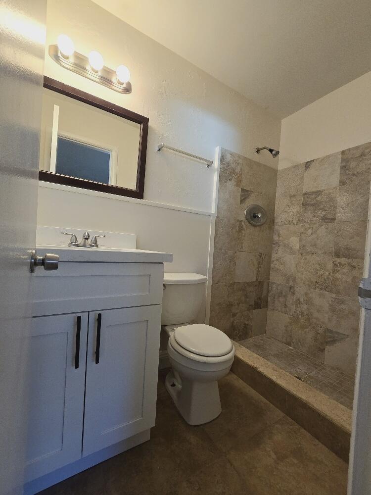 LAWN LAKE - Residential