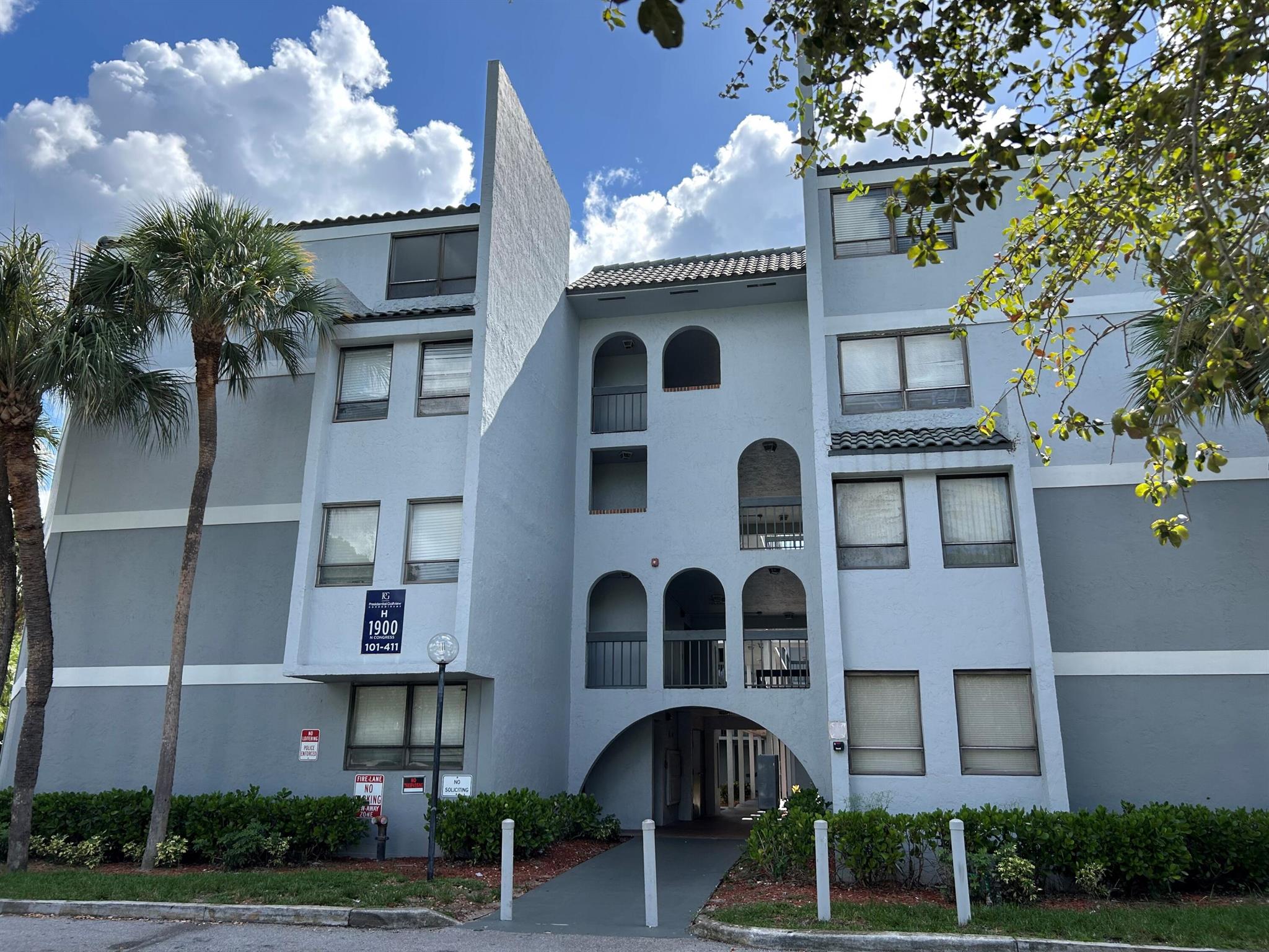 Attention investors! 2 bedrooms, 1 bathrooms, tenant occupied until for $1500/month. Tile flooring. Large living room. Balcony. Elevator, and laundry room on the same floor. Conveniently located near Palm Beach Lakes Blvd., the mall and downtown West Palm Beach with easy access to I-95. Seller would prefer to sell this unit and 1820 N. Congress Ave., #405 & 2000 N. Congress Ave., #411 as a package sale.