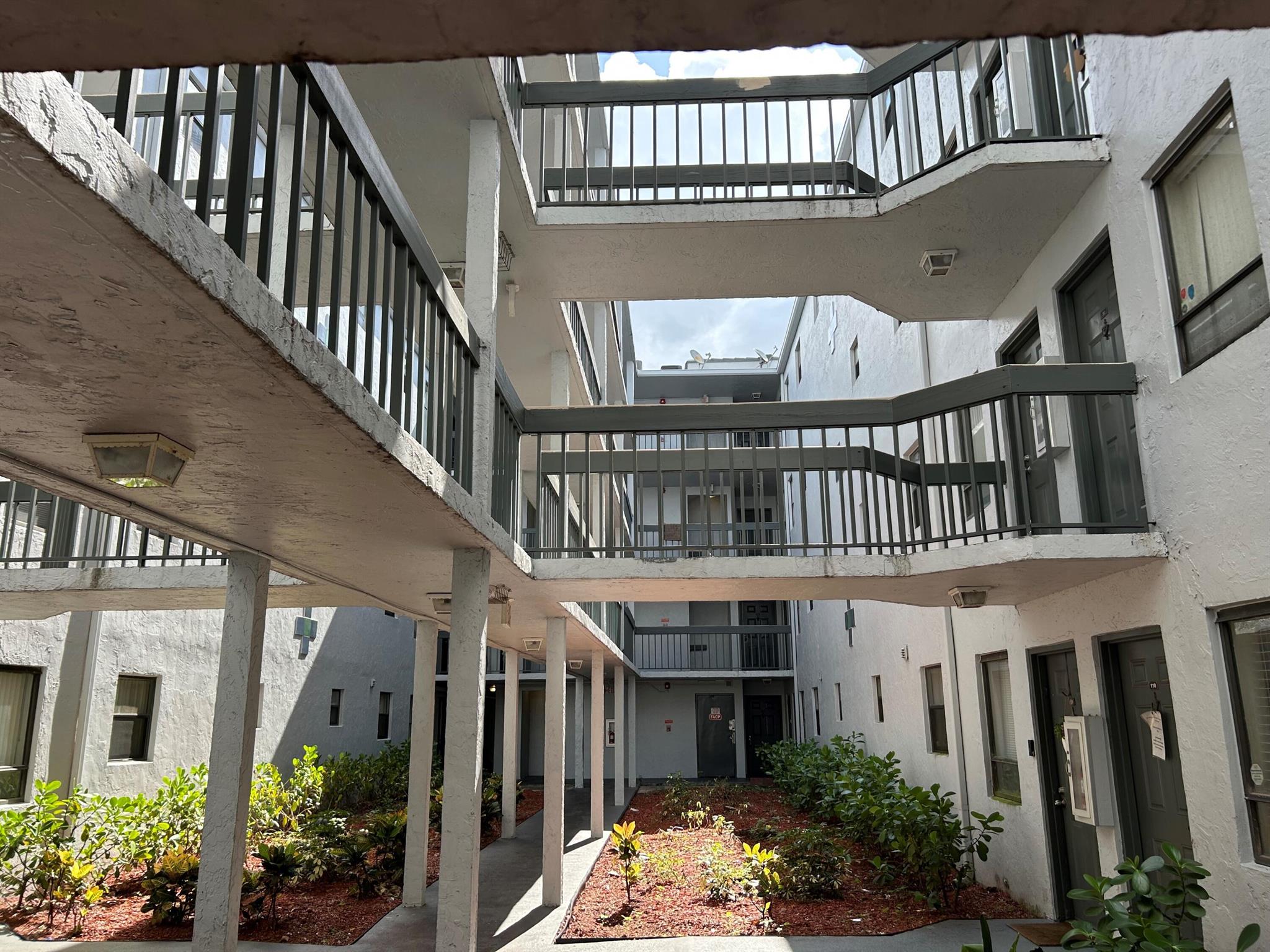1900 N Congress Avenue 305