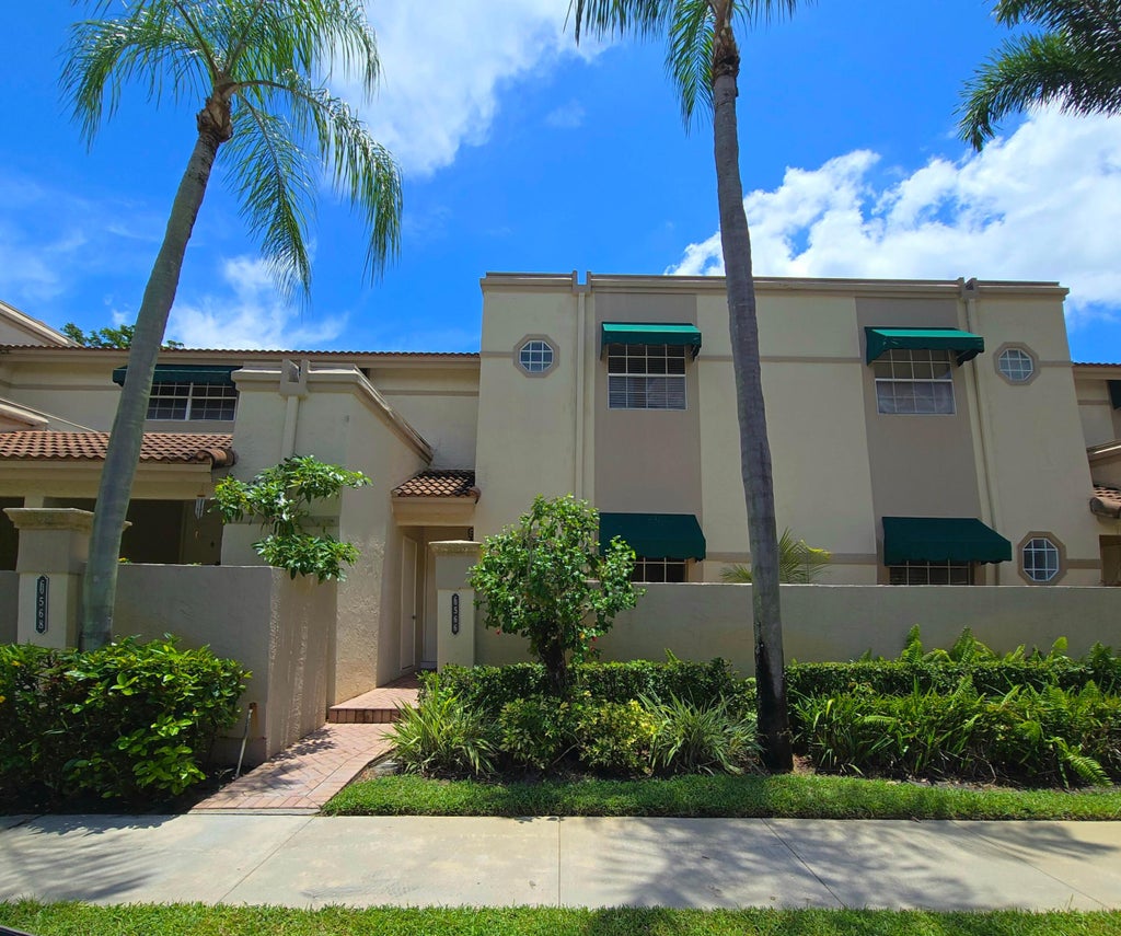 Photo of 6566 Via Regina #6566, Boca Raton, FL 33433 (MLS # B26048726)