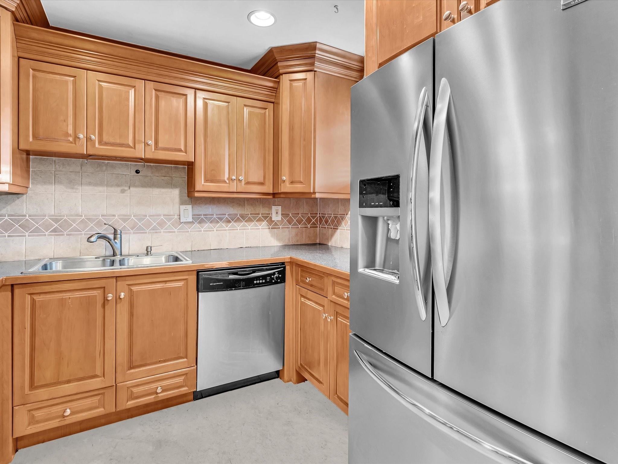 View photos, virtual tours, details... 2566 S Garden Dr 310