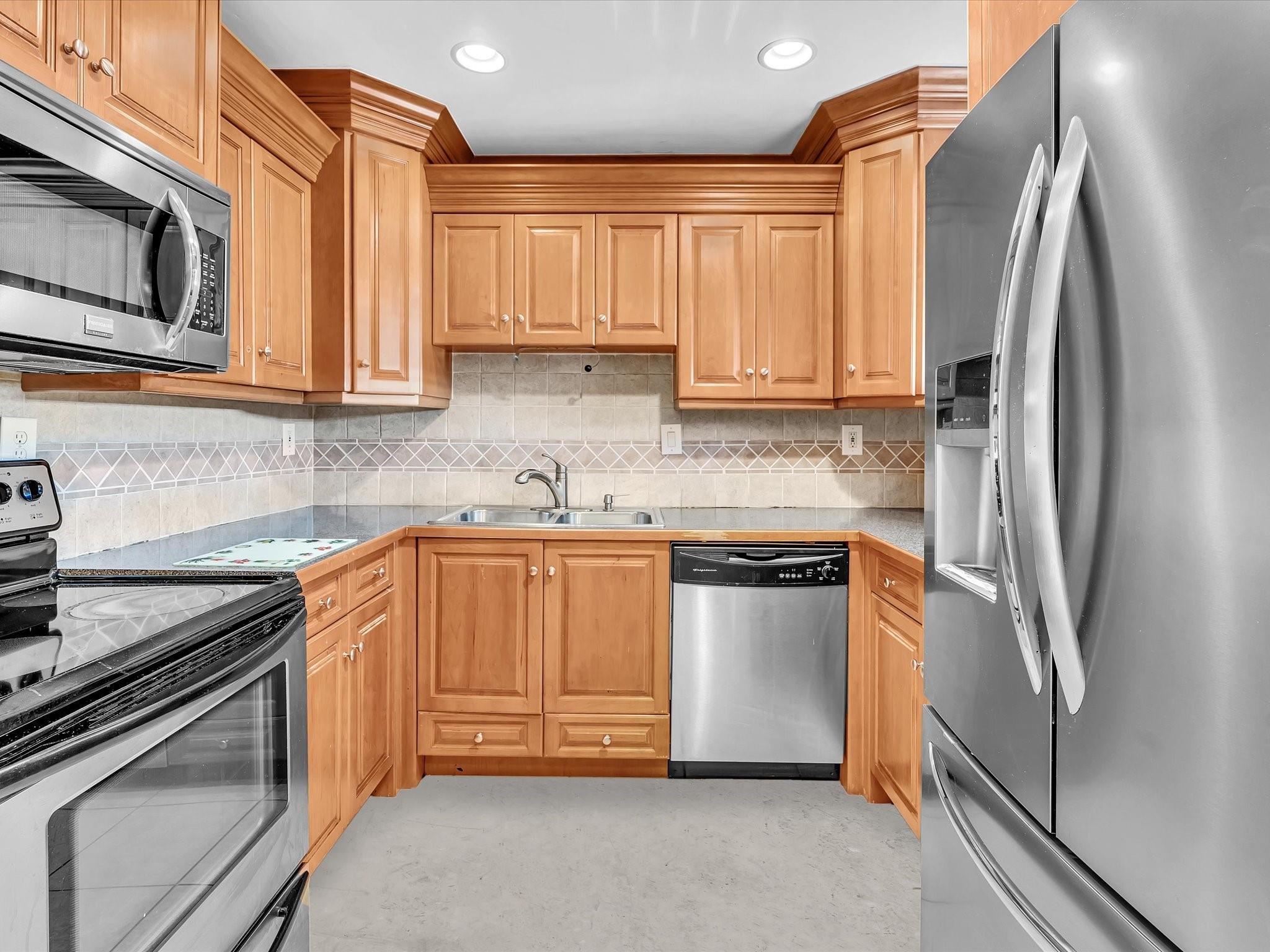 View photos, virtual tours, details... 2566 S Garden Dr 310