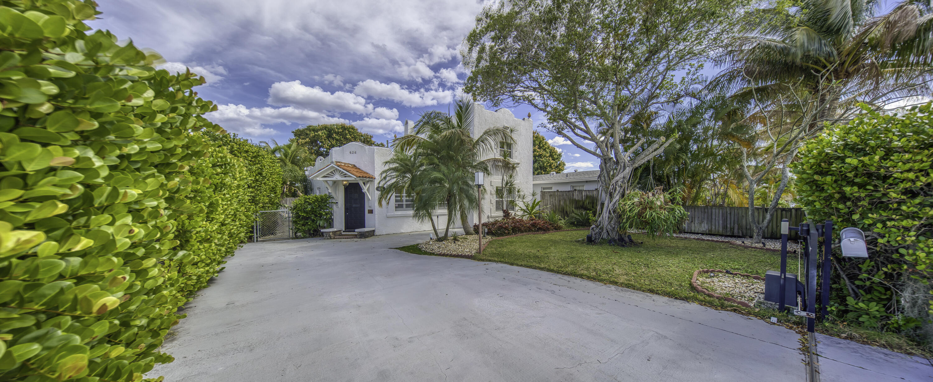 LAKE WORTH TOWN OF - Residential