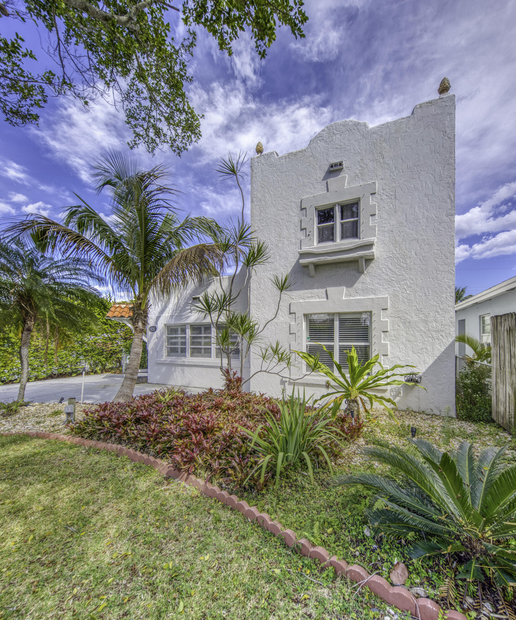 LAKE WORTH TOWN OF - Residential