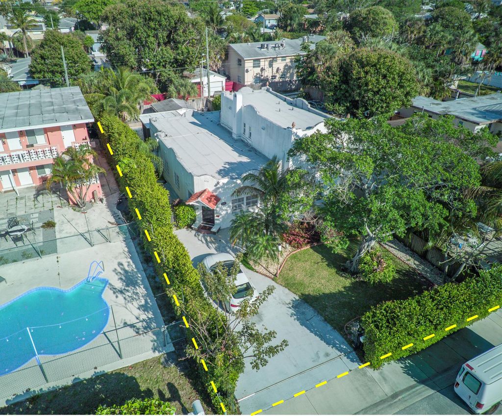 Photo of 626 N J Street, Lake Worth Beach, FL 33460 (MLS # R11165204)