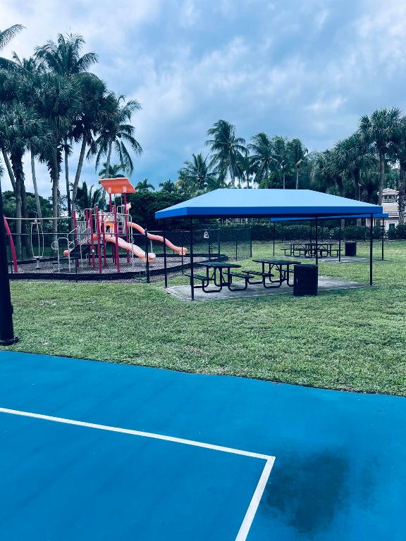 NAUTICA ISLES 4 - Residential