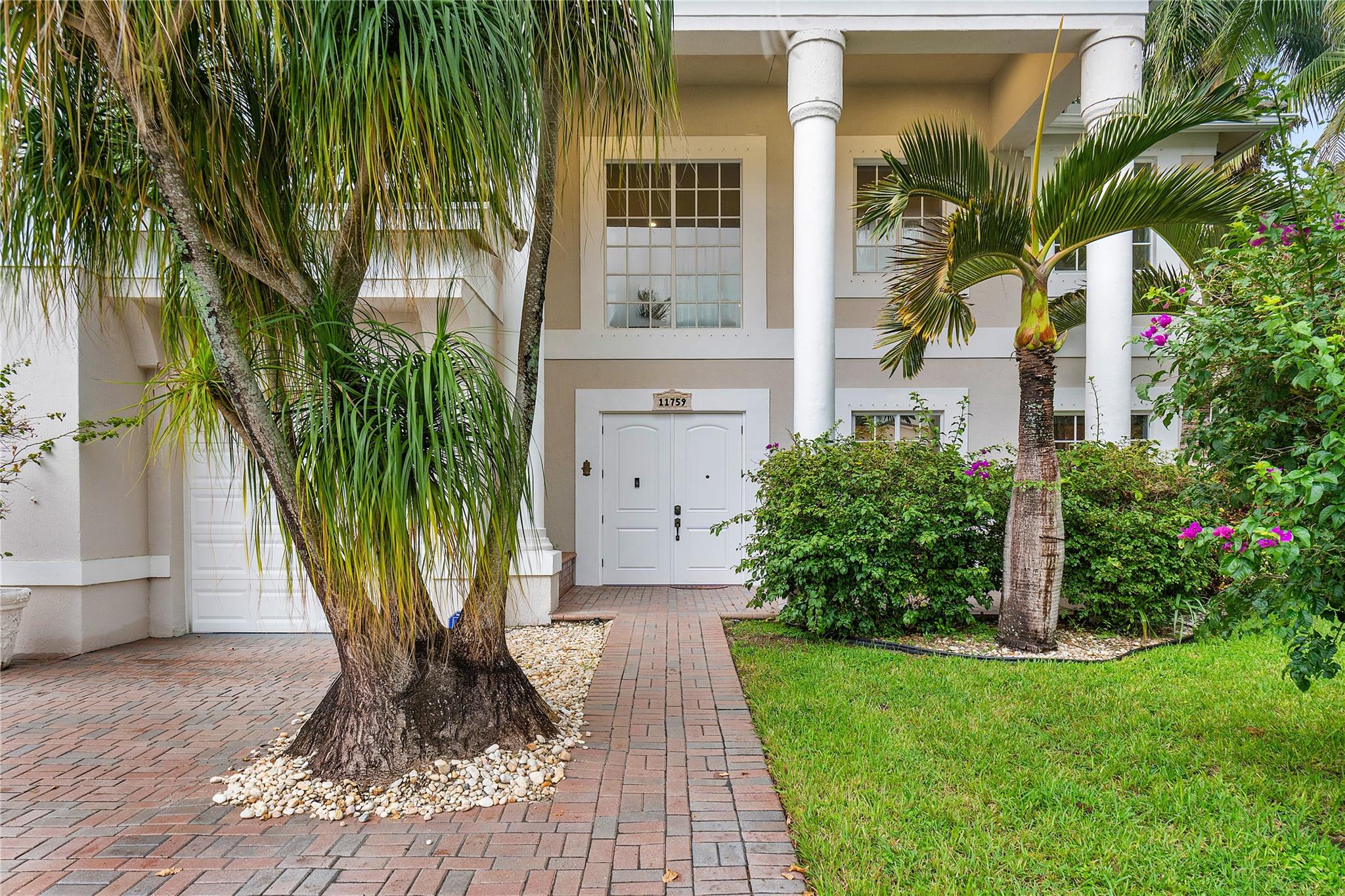11759 Paradise Cove Ln