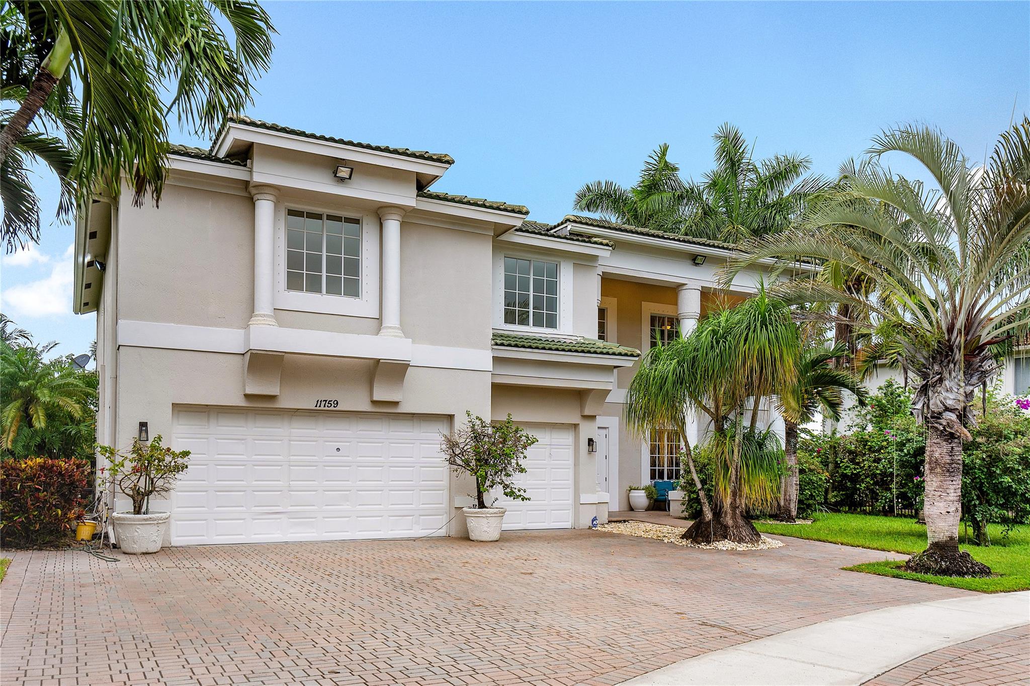 11759 Paradise Cove Ln