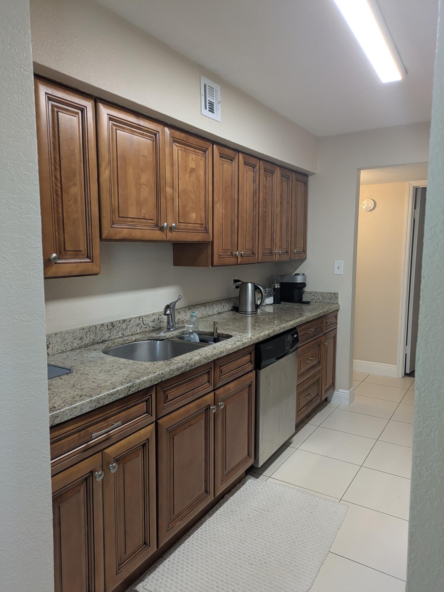 915 RIVERSIDE Drive 511