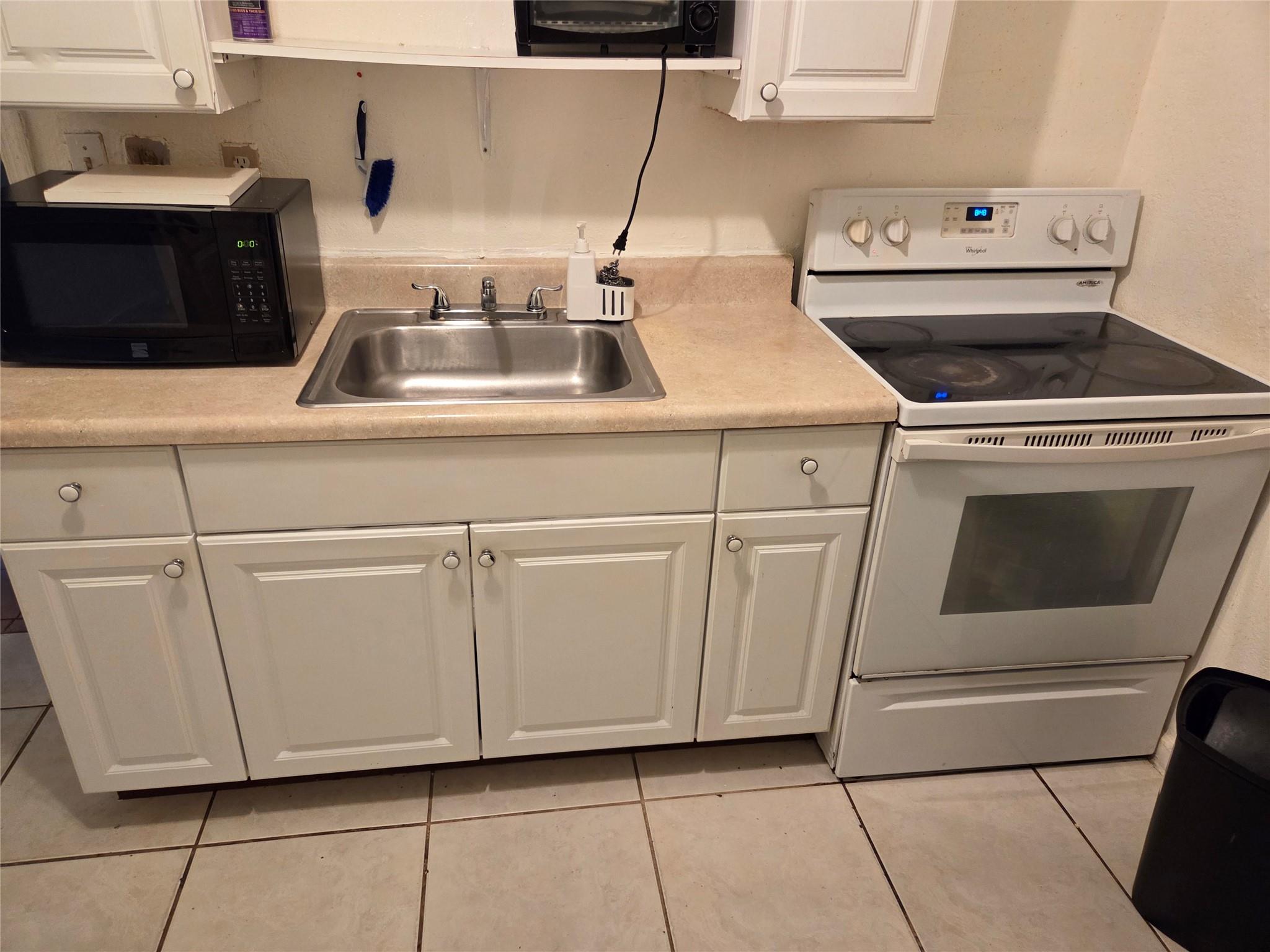 North Lauderdale Village - Residential Lease