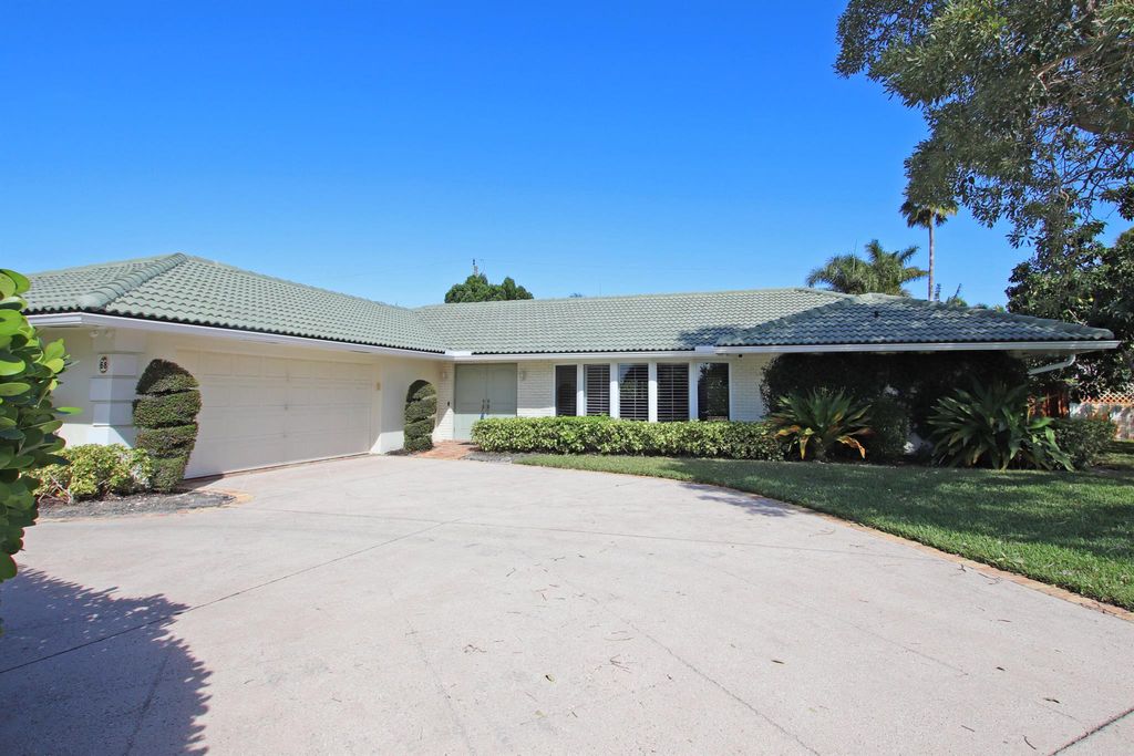 Photo of 68 River Drive, Tequesta, FL 33469 (MLS # R10936094)