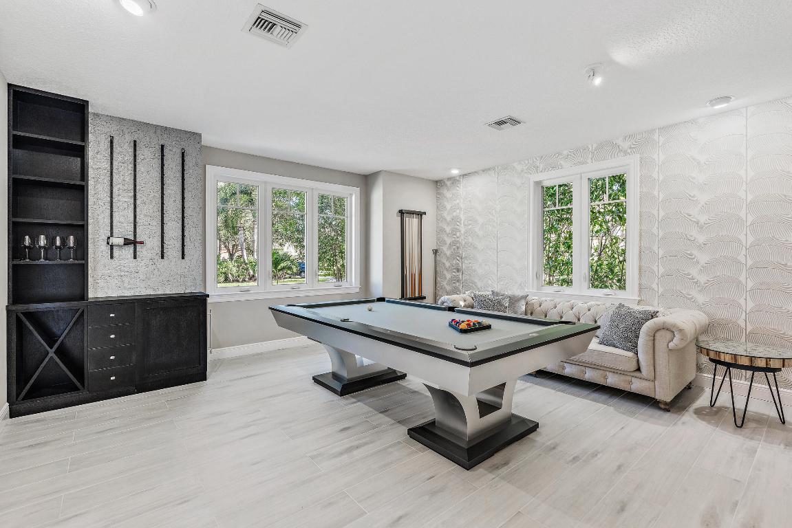 RIVER RIDGE HOMEOWNER ASSOCIATION INC - Residential Lease