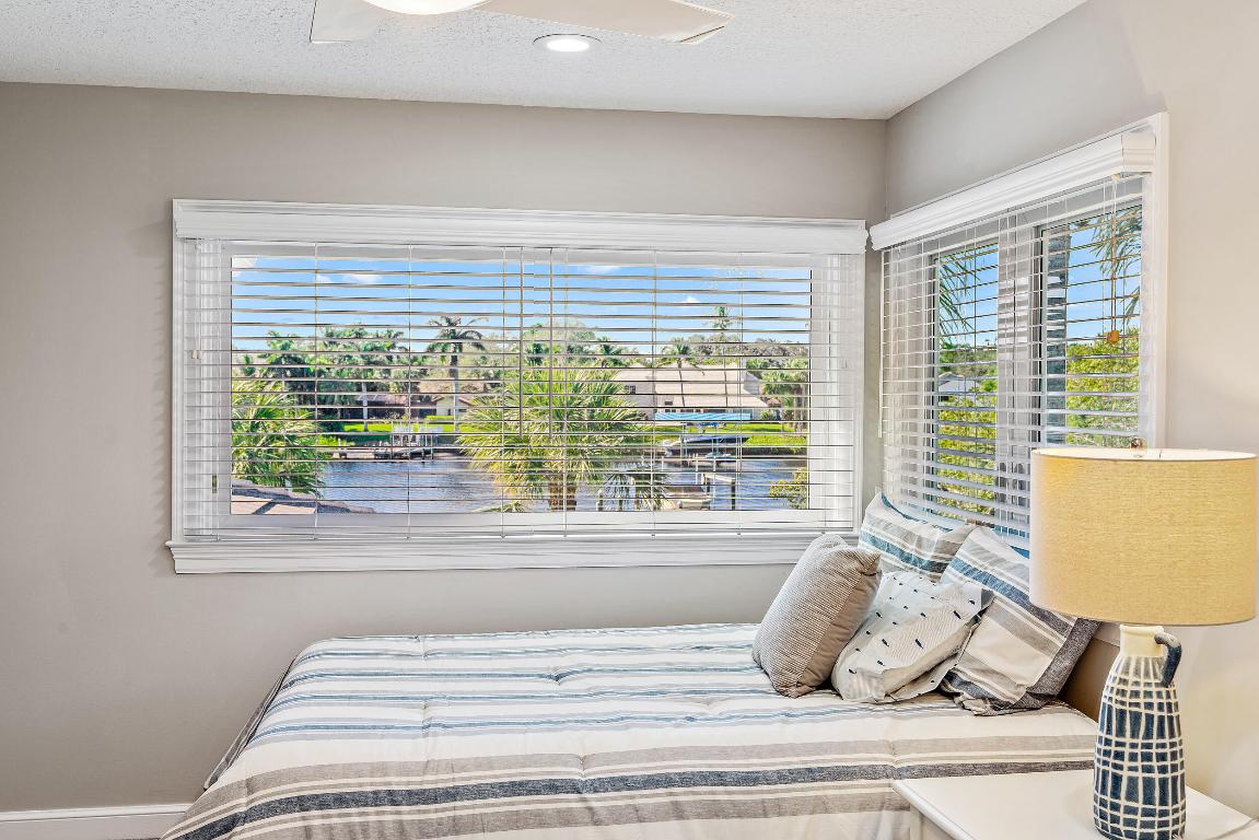 RIVER RIDGE HOMEOWNER ASSOCIATION INC - Residential Lease