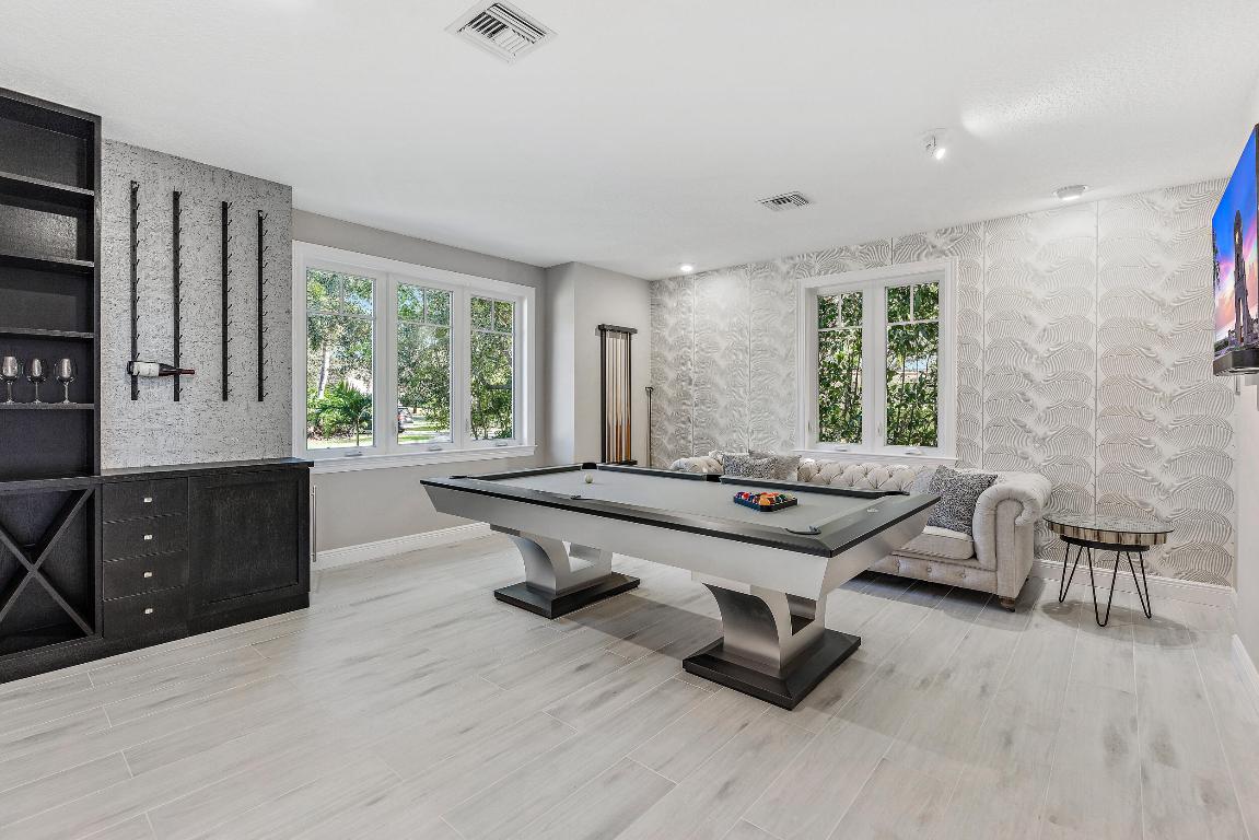 RIVER RIDGE HOMEOWNER ASSOCIATION INC - Residential Lease