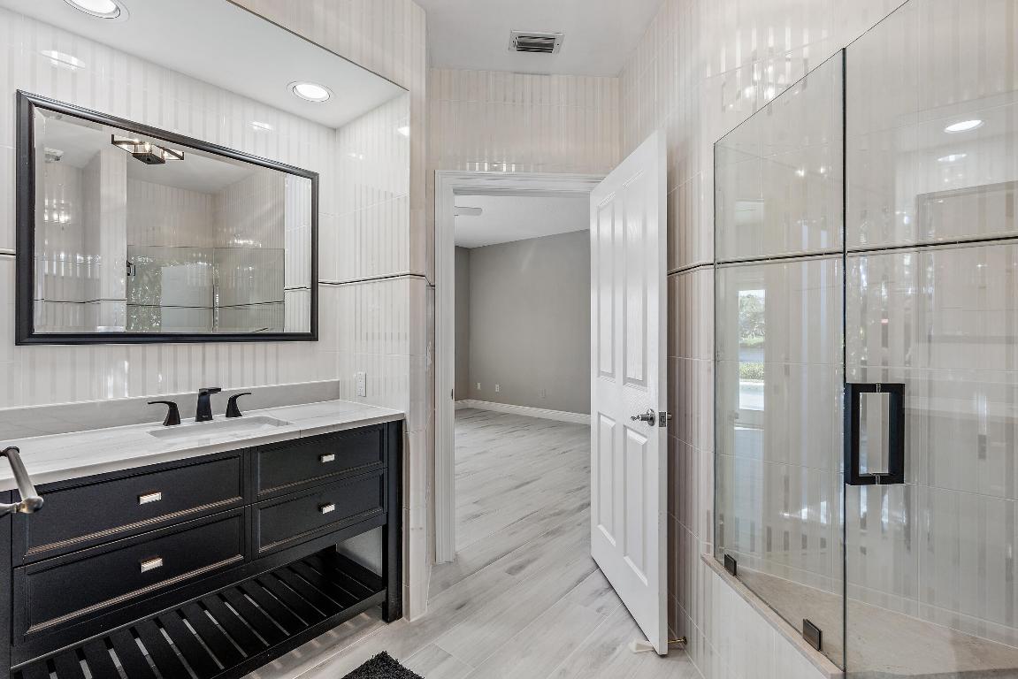 RIVER RIDGE HOMEOWNER ASSOCIATION INC - Residential Lease