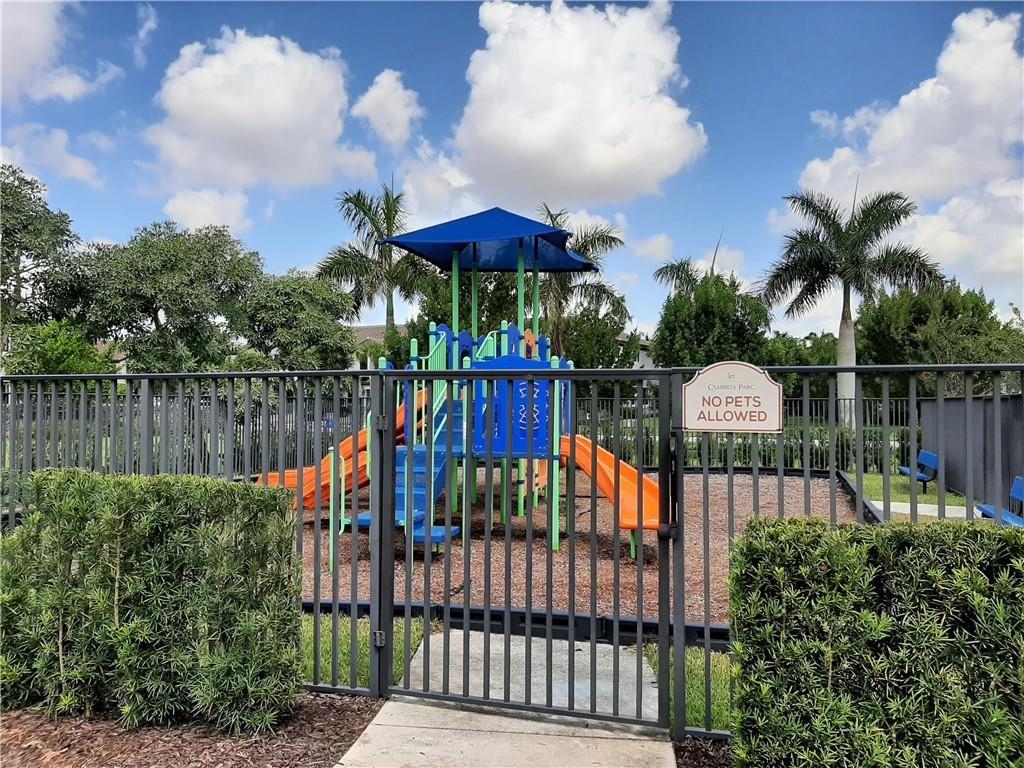 Flavor Pict Twnhms PUD - Residential Lease