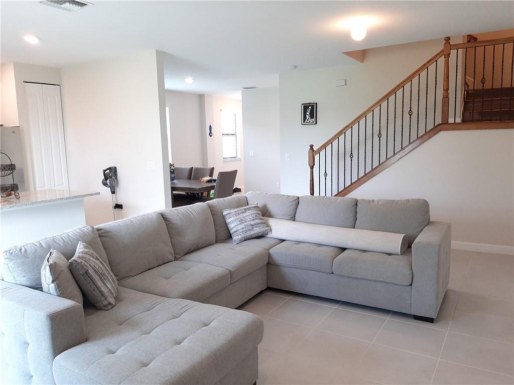 Flavor Pict Twnhms PUD - Residential Lease