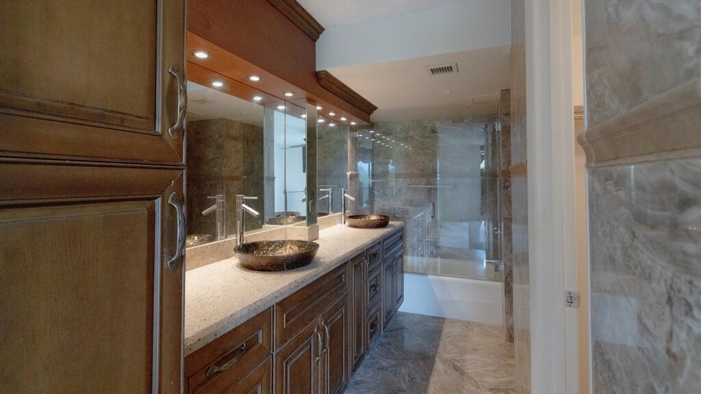 NORTH BEACH CONDO - Residential