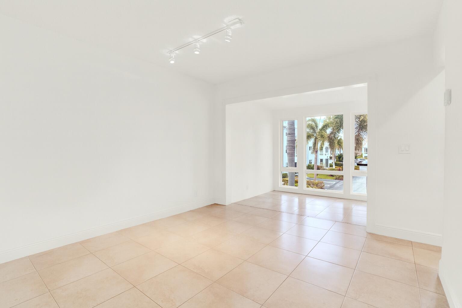 COLONIAL CLUB CONDO SEC 1 - Residential Lease