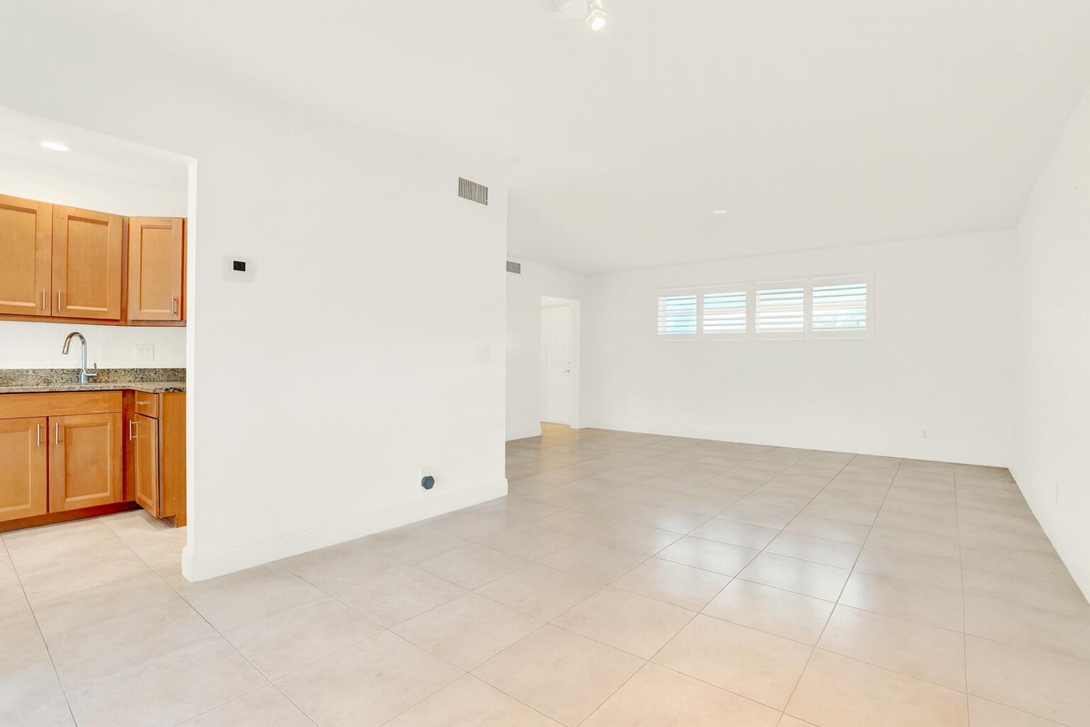 COLONIAL CLUB CONDO SEC 1 - Residential Lease