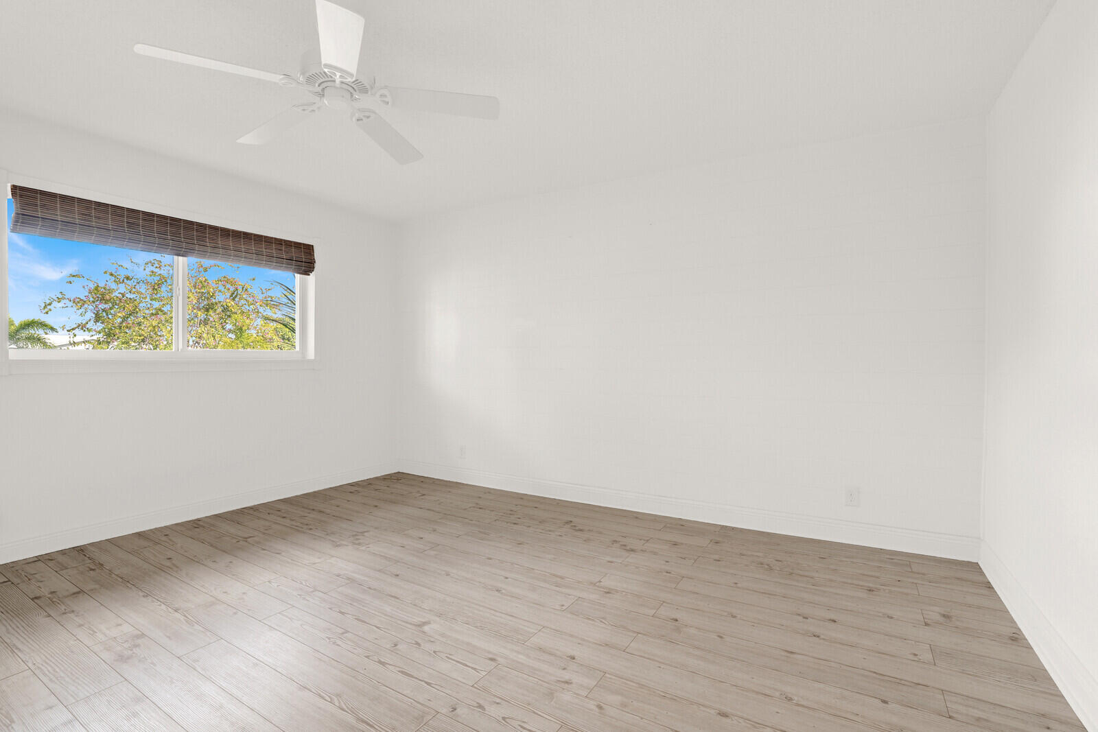 COLONIAL CLUB CONDO SEC 1 - Residential Lease