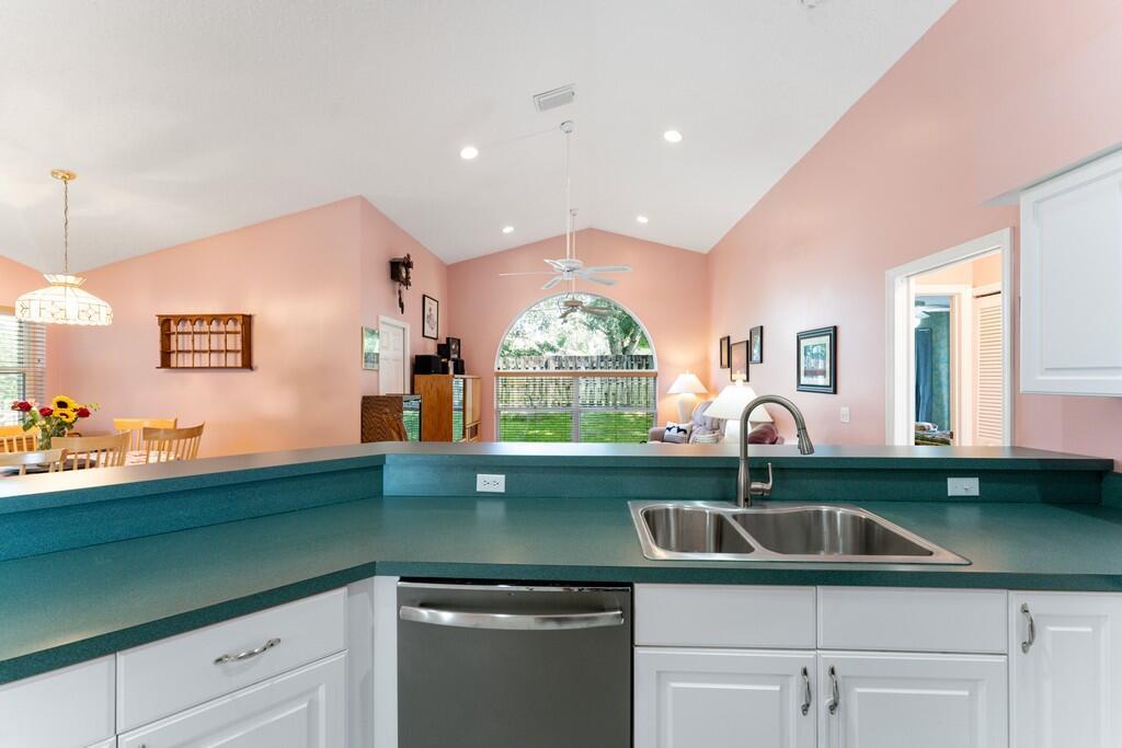 JENSEN PARK ESTATES PHASES THREE A THREE B FOU - Residential