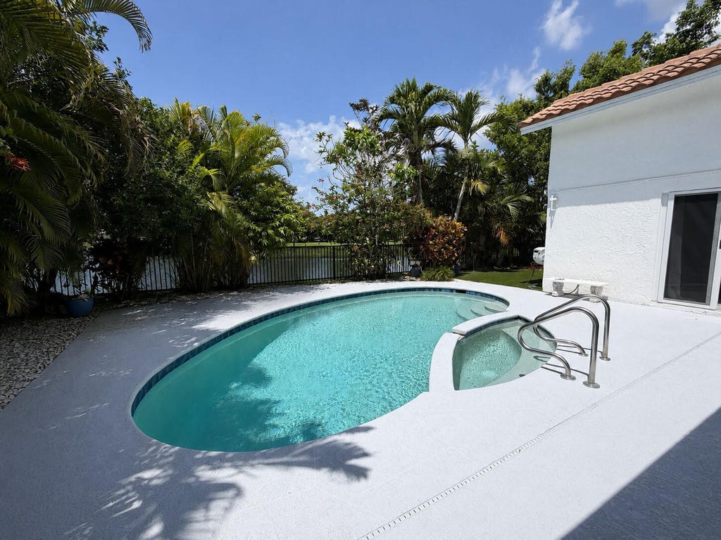 Photo of 10562 Fenway Place, Boca Raton, FL 33498 (MLS # B26045003)