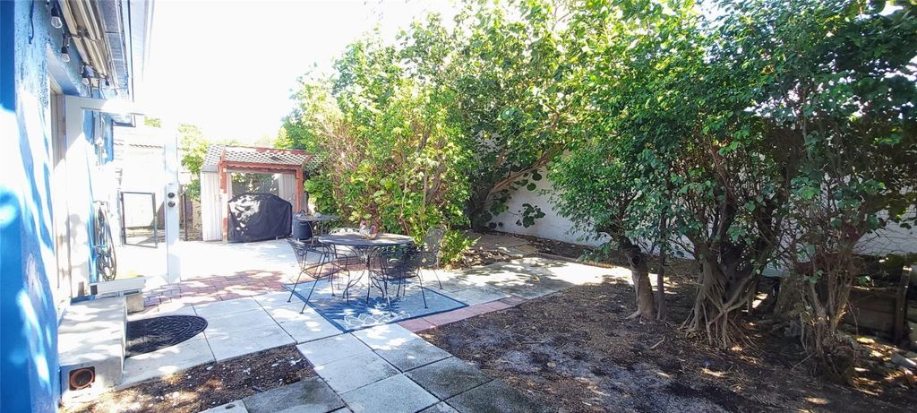 Photo of 400 Sunset Drive, Pompano Beach, FL 33062 (MLS # F10503705)