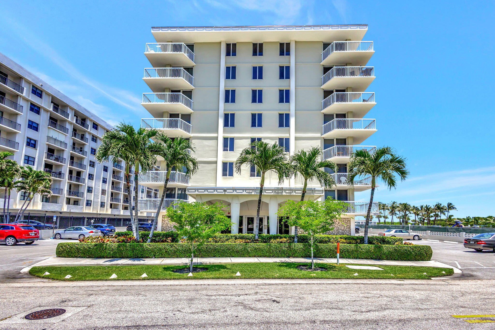 125 S OCEAN Avenue 211