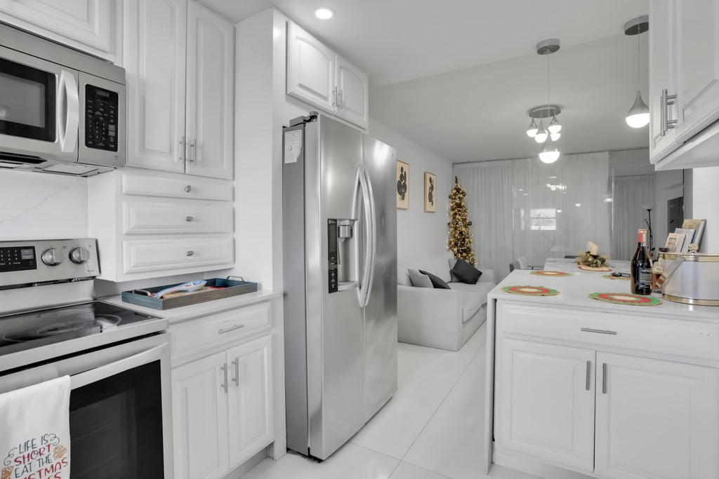 Photo of 700 SE 6th Avenue #107, Deerfield Beach, FL 33441 (MLS # B26071103)