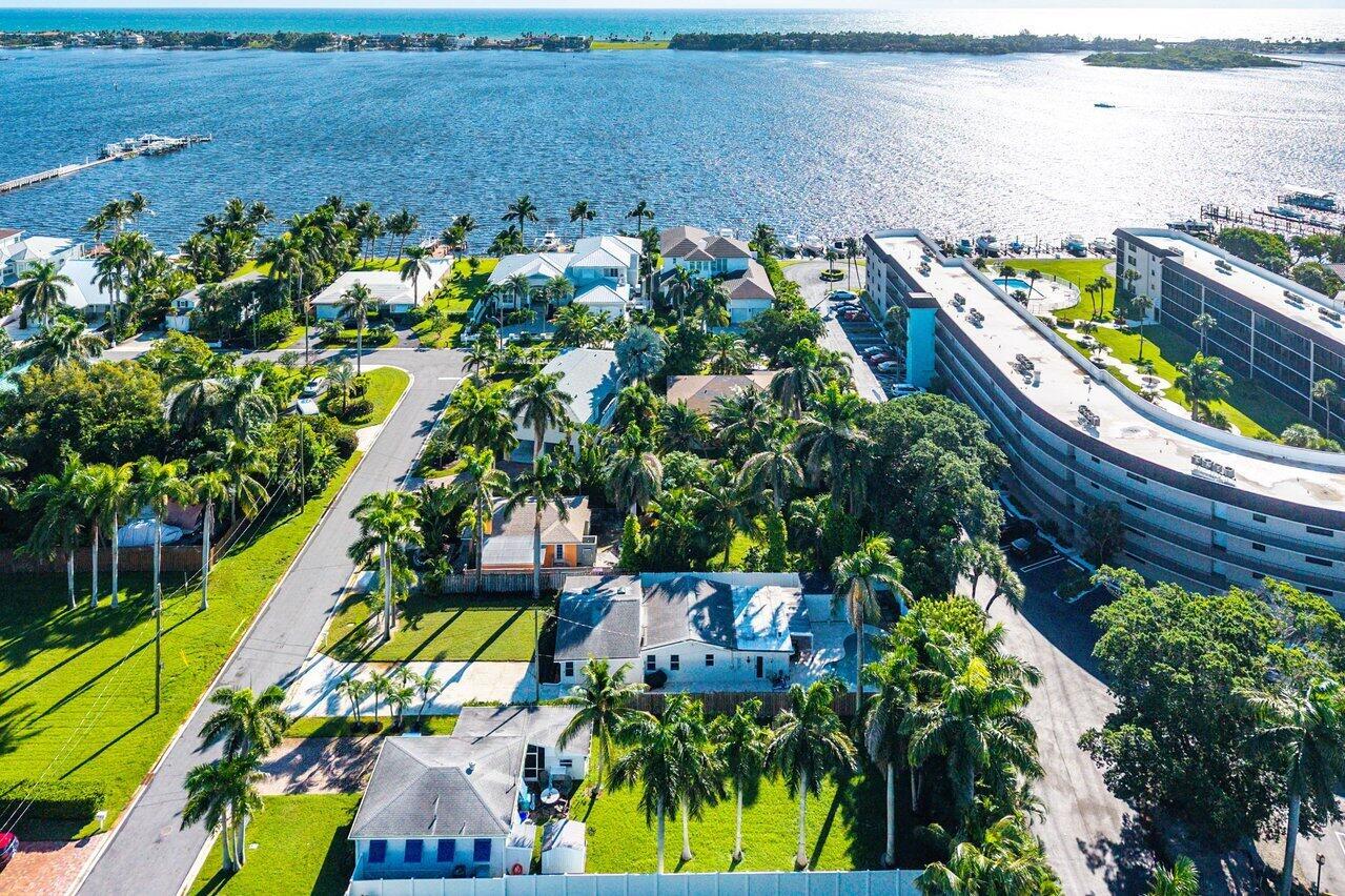 LAKESIDE GARDENS - Residential