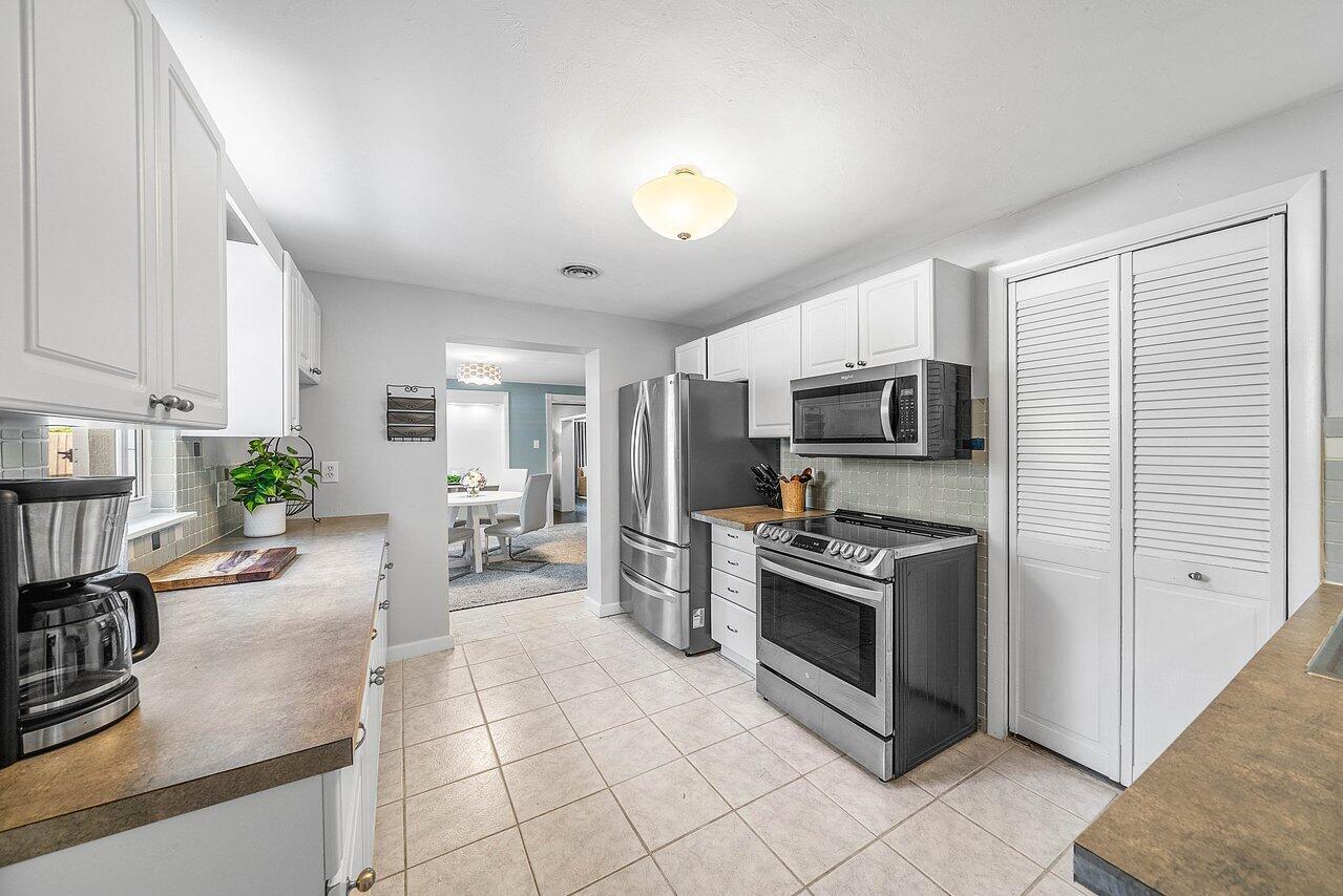 LAKESIDE GARDENS - Residential