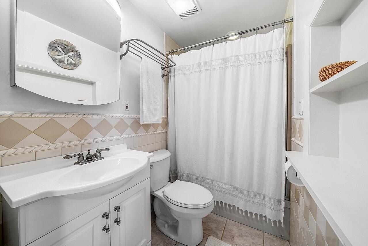 LAKESIDE GARDENS - Residential