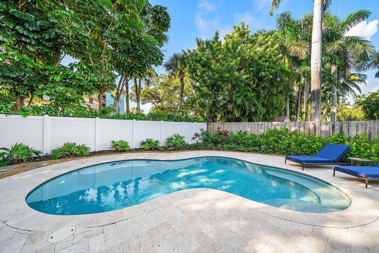 LAKESIDE GARDENS - Residential