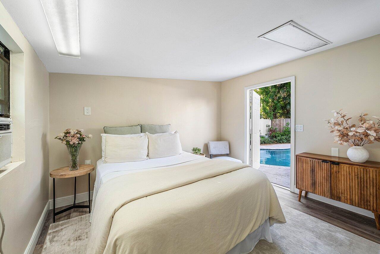 LAKESIDE GARDENS - Residential