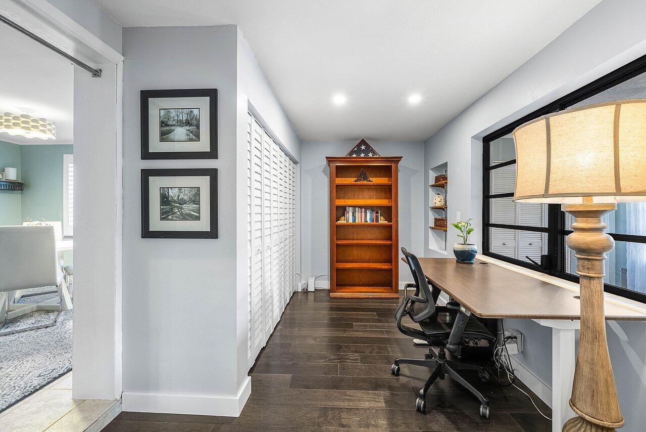 LAKESIDE GARDENS - Residential