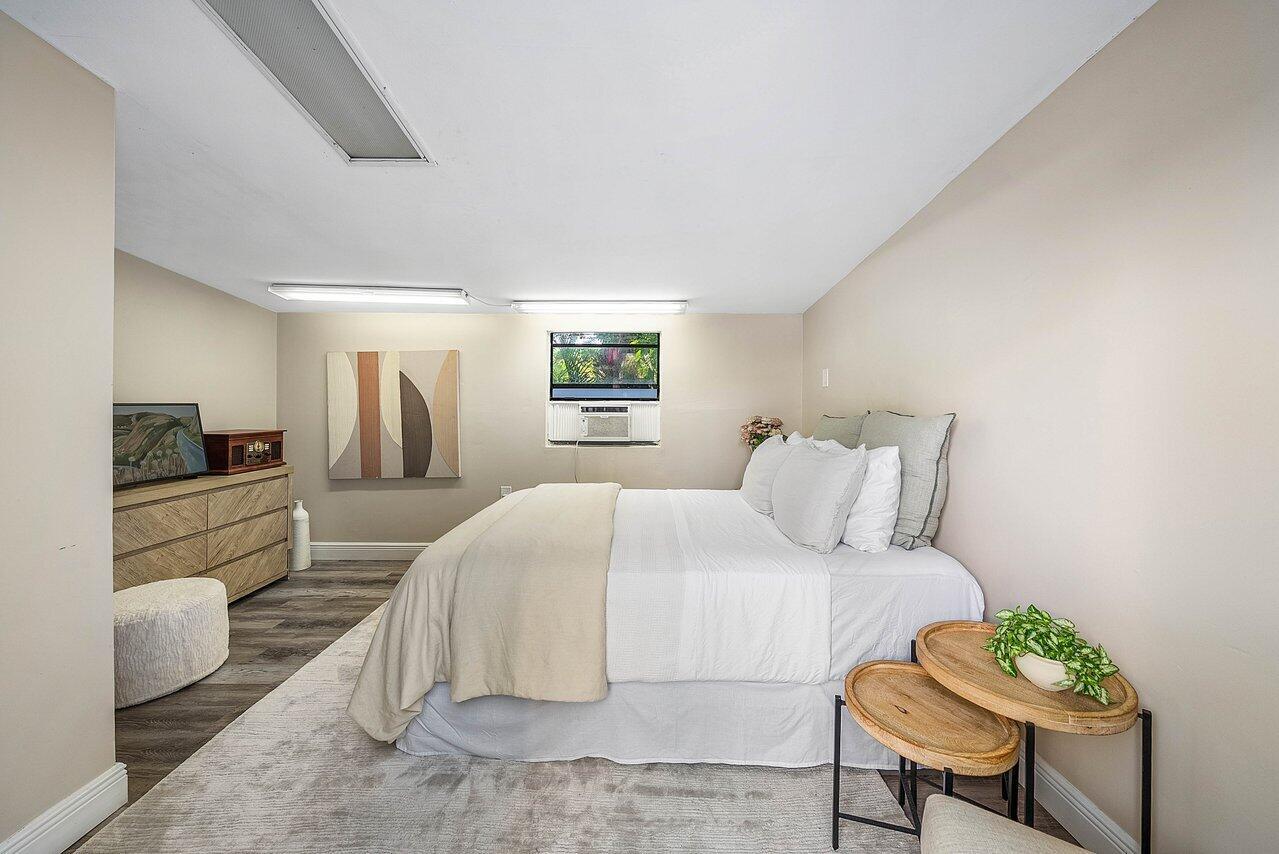 LAKESIDE GARDENS - Residential