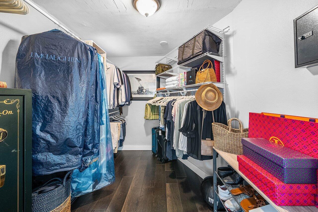 LAKESIDE GARDENS - Residential