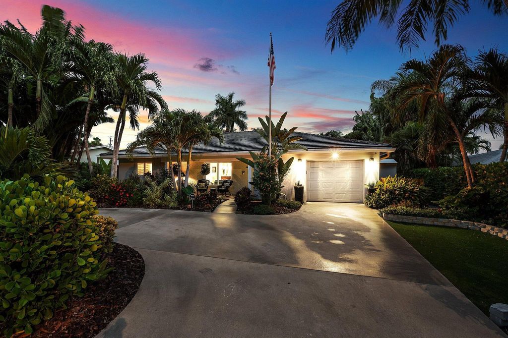 Photo of 2709 SW 4th Street, Boynton Beach, FL 33435 (MLS # R11137362)